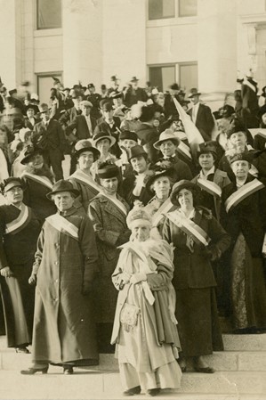 1915105_ntl-suffrage-envoy-visits-ut-capitol_national-womans-party_web2000
