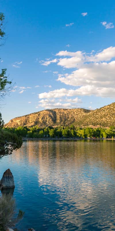 A trail runs along the western banks of the reservoir, offering excellent views of the Sanpete Valley.