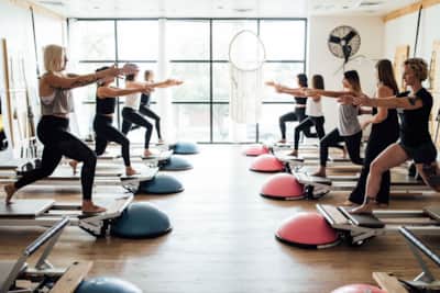 Maven Strong offers traditional pilates strength training through the reformer and on the mat, and also offers cardio and active recovery sessions.