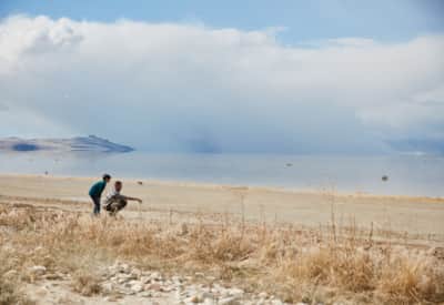 web2000_slowtravel_ogdeninsidersguide_jameswinegar_ut_tourism_ogden_killian_fam_antelope_island_0046