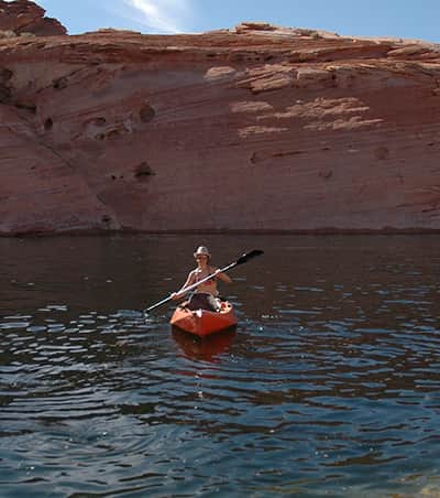 blog-slide-kayaking-on-lake-powell-flickr-cc-jason-rogers
