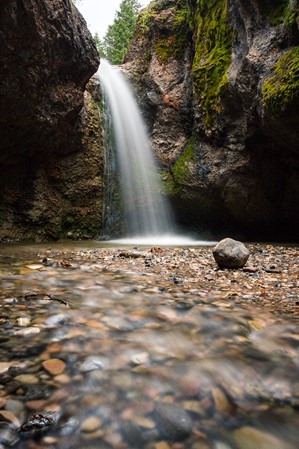 chasing-waterfalls-in-utah-valley-01-emily-sierra