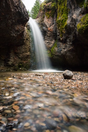 chasing-waterfalls-in-utah-valley-01-emily-sierra