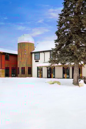web2000_on_the_snow_web1240-compass_rose_v4_final-pc_dsc_8749