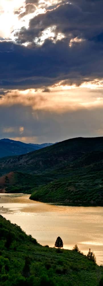 Jordanelle-Reservoir_east-arm-sun-reflection