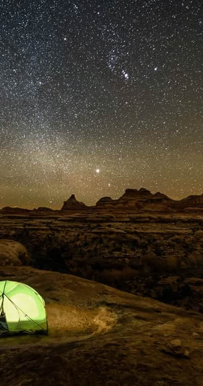 dark-sky-park_canyonlands_lonely-tent-in-canyonlands