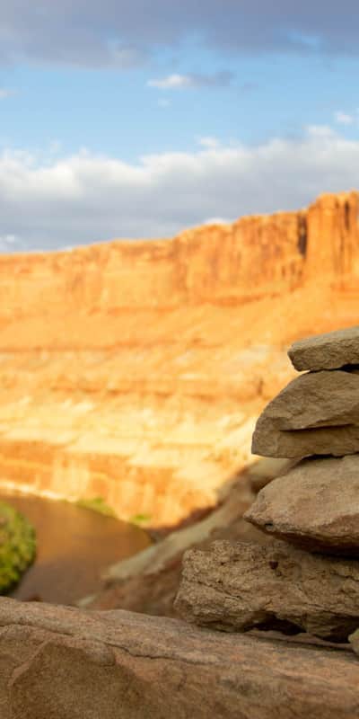 A cairn on a Canyonlands hiking trail