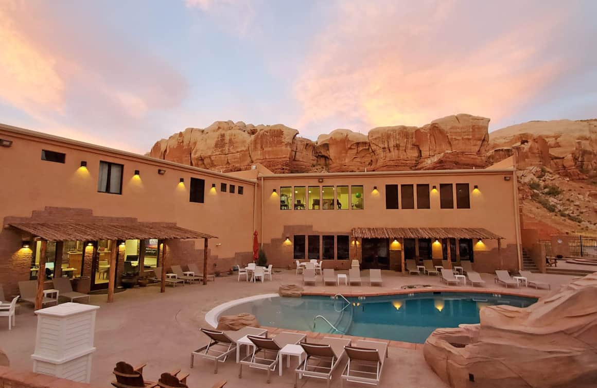 Modeled after the ancient cliff dwellings of the Pueblo people, Bluff Dwellings Resort was designed to blend in with the surrounding natural cliffside.