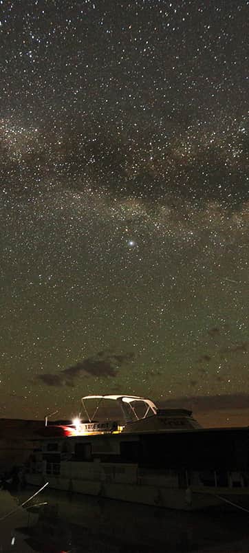 Lake-Powell_Houseboat_Boat_National-Park-Service_Moffit-Bob_19C57B8D-155D-451F-67848C99691BF33COriginal