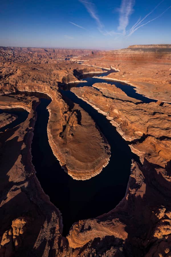 The Searey Elite has an unbelievably tight turning radius. As we flew over the serpentine set of bends in a side canyon of Lake Powell, Linnemann kept us tight and turning until the sun found its perfect place, lighting the scene.