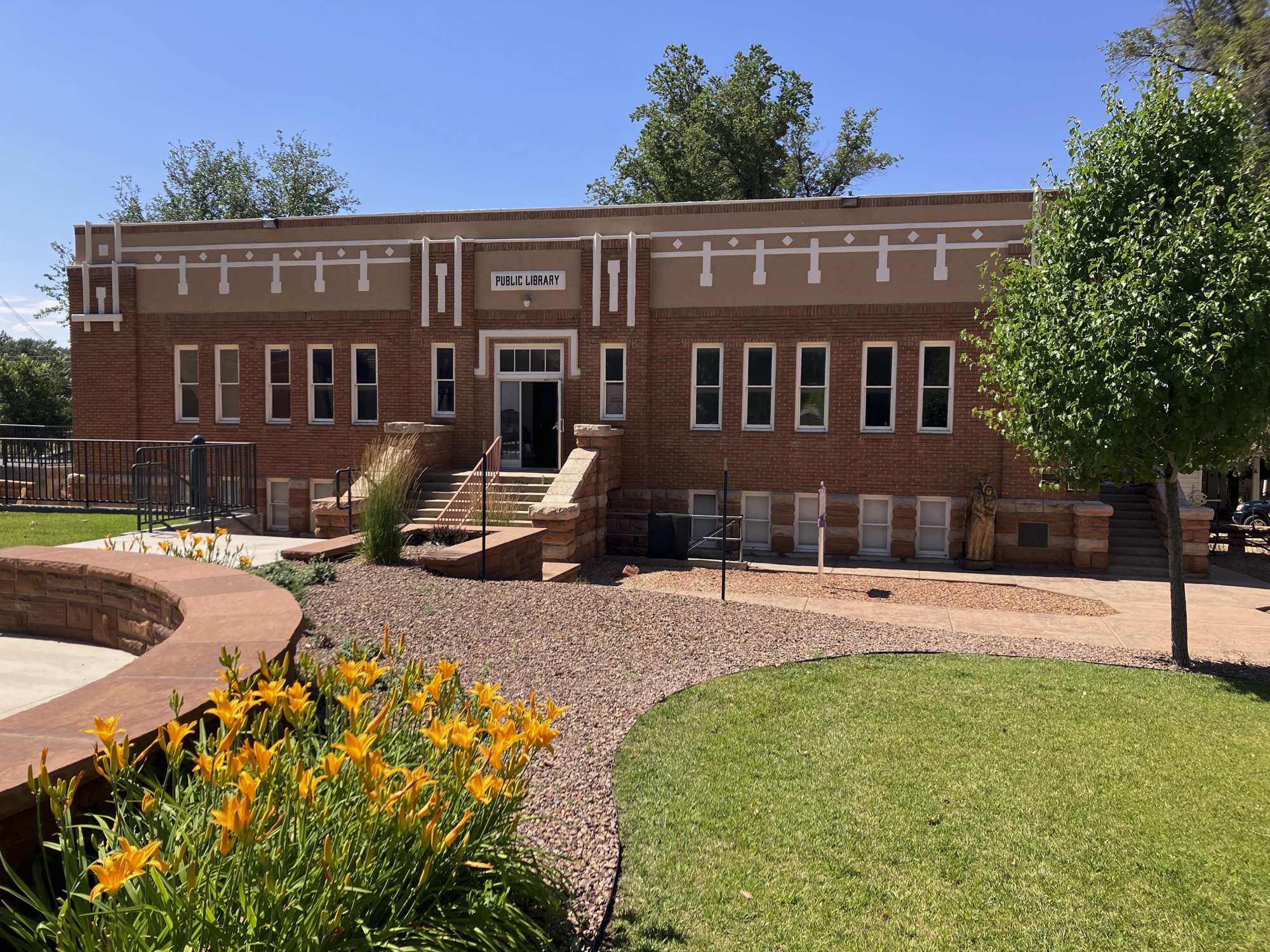 Sharing the same building as Kanab's public library, the Kanab Museum displays a comprehensive snapshot of the different people who have called the area home for thousands of years. 