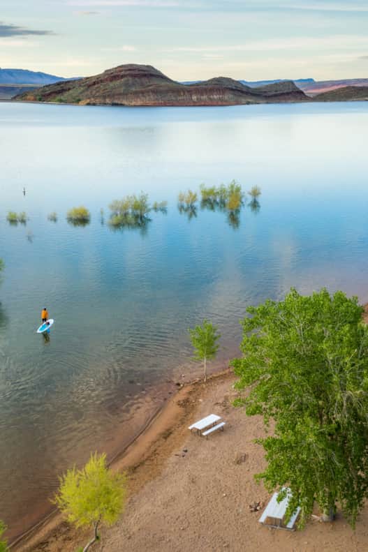 Quail Creek State Park offers adventurers the chance to appreciate Southern Utah’s dramatic landscapes from the water.