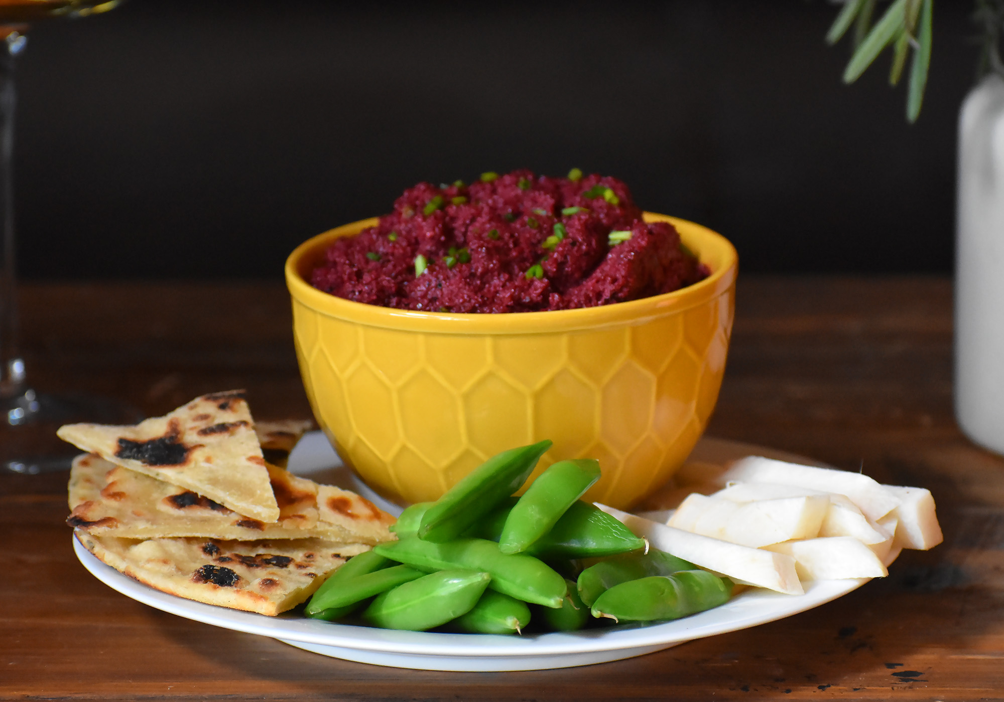 El aperitivo de muhammara de remolacha es tan delicioso como inesperado.