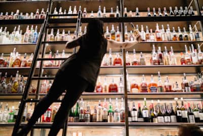 White Horse offers a broad menu and an extensive selection of spirits, including a large array of aperitifs, digestifs and ciders.