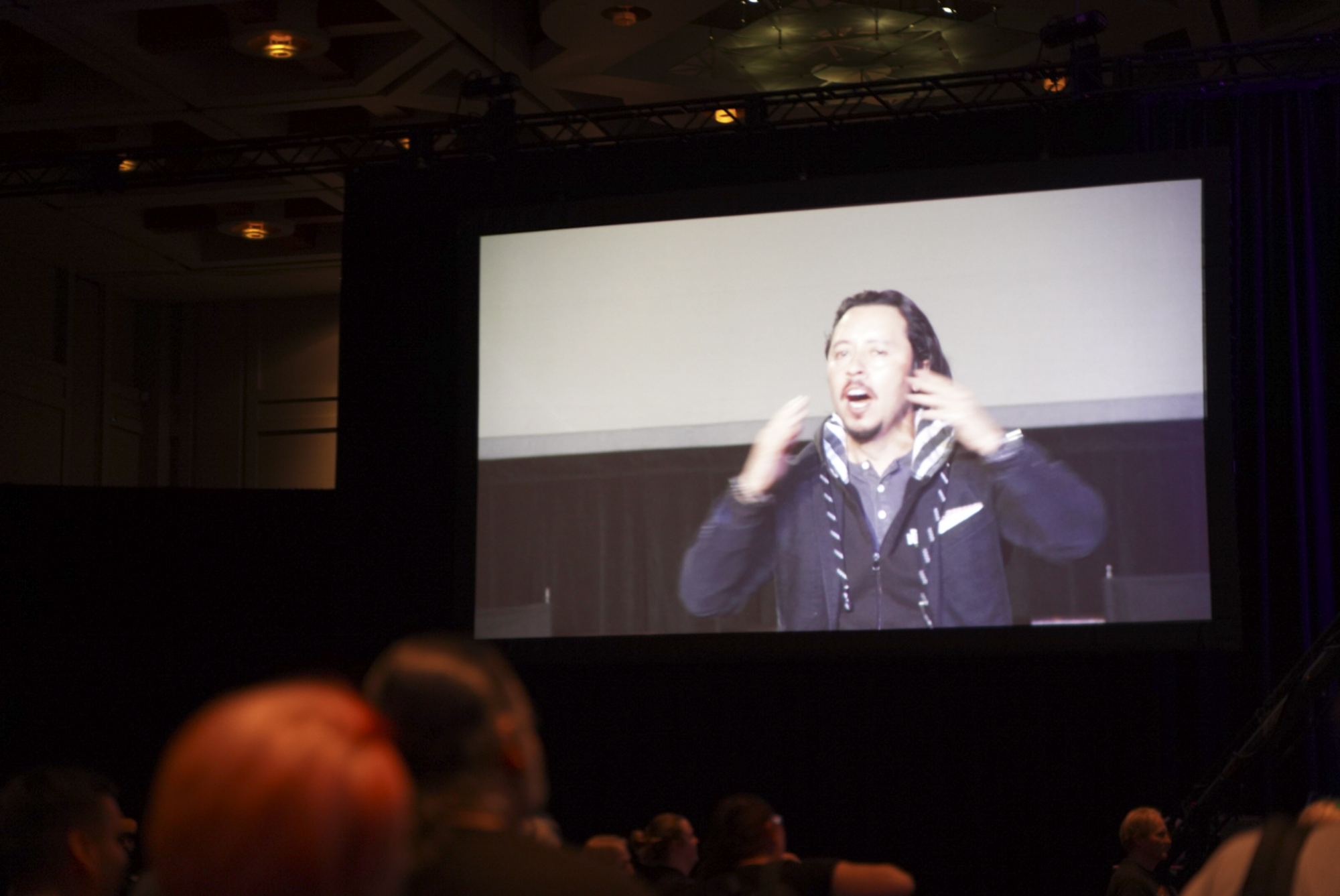 If you pay attention to the lineup of guests in advance, you may be able to get an autograph and a conversation from some fantasy's best-known players. 