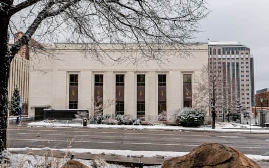 The design for the Relief Society Building was partly based on the Folger Shakespeare Library in Washington, D.C.