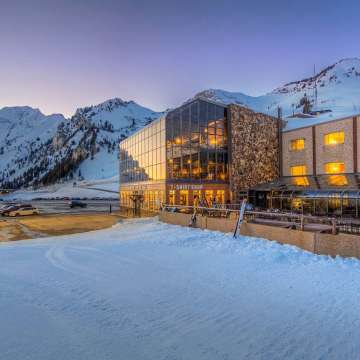 Alta top ski resort