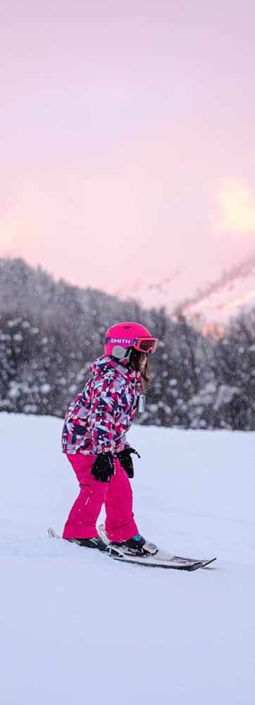 Nordic-Valley_Skiing_Kids-Family-3_Courtesy-of-Nordic-Valley