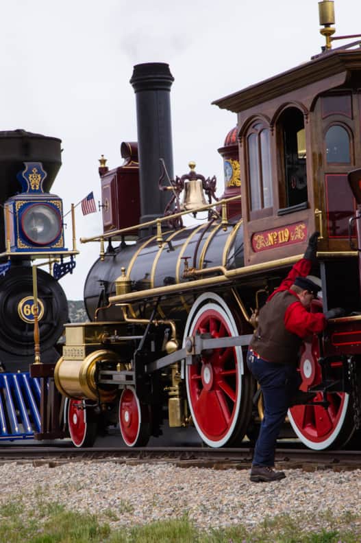 Replicas of the wood-fired Jupiter and coal-powered No. 119 from the original meeting of the First Transcontinental Railroad.