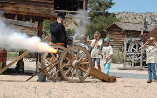 web2000_frontier-homestead-03