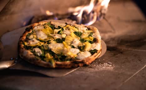 Peekaboo Canyon Wood Fired Kitchen is a vegetarian and vegan pizza spot that's popular for its artisanal pizzas.