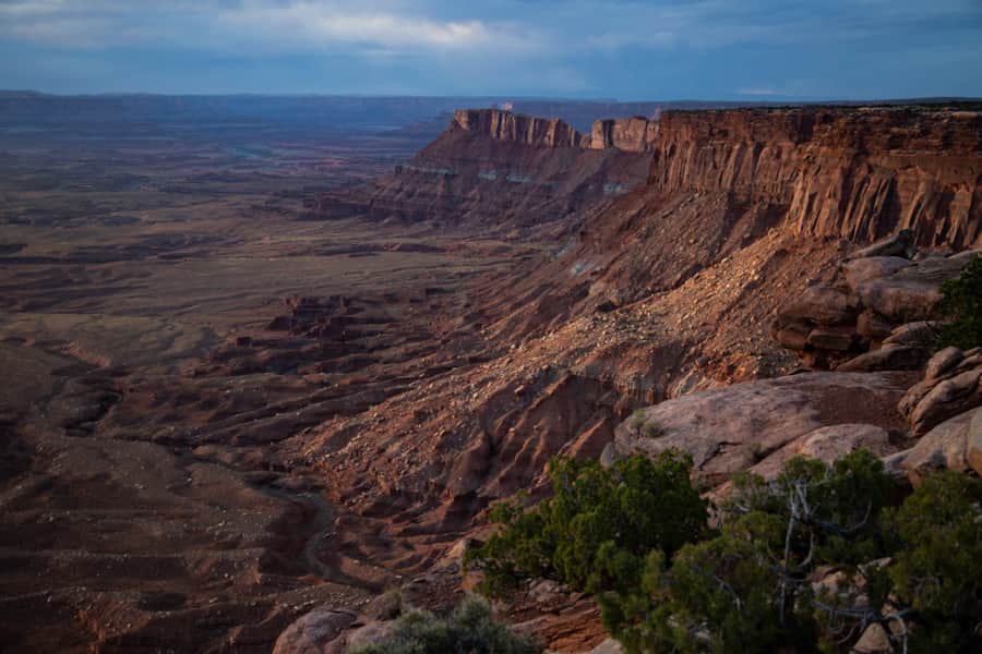 A overview of the Needles District.