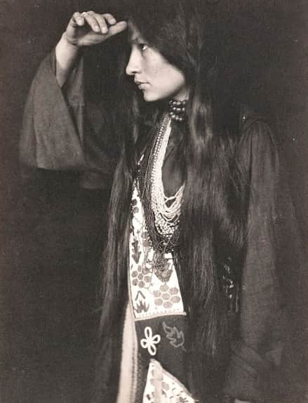 Zitkála-Šá, 1898