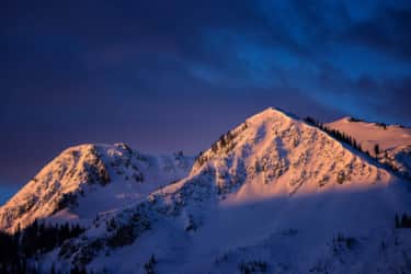 From world-class resorts to backcountry playgrounds, Utah’s diverse winter terrain ensures something for everyone at every skill level.