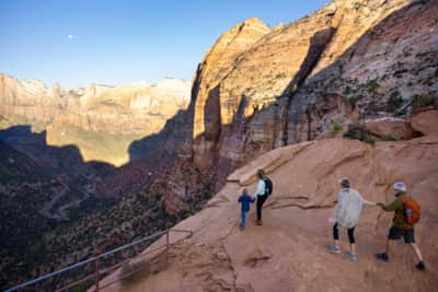 Zion-National-Park_Hiking_In-Love-In-Utah_Vagnini-Alison_2022