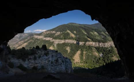 Popular among locals, the Wind Caves trail north of Guinavah-Malibu Campgrounds takes hikers to the roof of a natural arch with a gaping cavern they can climb into for shaded picnicking and a beautiful window view of the cliffs on the opposite side of the canyon.