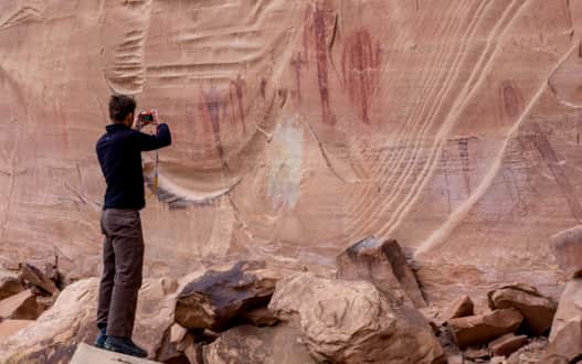 San-Rafael-Swell_Petroglyph_Krakel-Dean_2016
