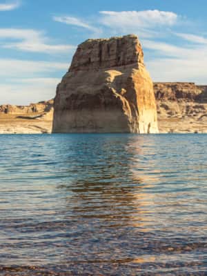 web2000_lone-rock_verticle-comp-lake-powell-morning-light-lone-rock-in-th-distance-2