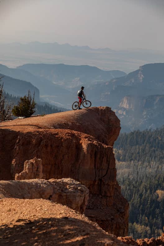 With days averaging between 35 to 40 miles and with more than 3,500 feet of elevation gain, the Aquarius Trail is not for the faint of heart.