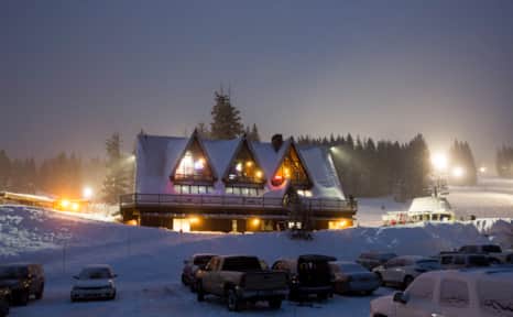 Brighton Ski Resort's Molly Green's is just one place you'll find musicians entertaining after resort hours. Tip: Pair with night skiing!