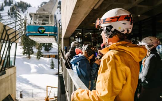 While non-holiday weekends can also see lift lines and full parking lots, weekdays rarely see either.
