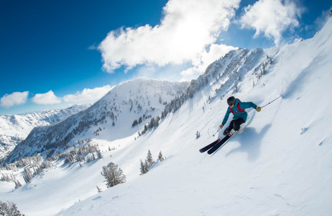 In April, the temperatures are warm, but there is typically one last powder storm before the arrival of “corn skiing,” a completely different texture of snow that is a lot of fun to ski on and is particularly forgiving.